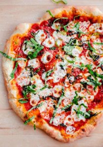 the-best-homemade-margherita-pizza-1-4
