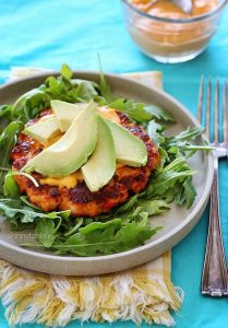salmon-burger-with-sriracha-mayo-550x790